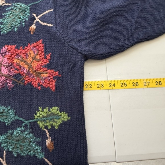 Hand Knit Sweater Womens L Navy Blue Floral Heavy Pullover Heavy Grandma Boho - Picture 9 of 11